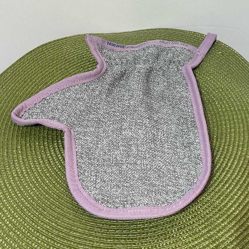Norwex Veggie & Fruit Scrub Mitt limited edition Gray with Purple trim NWOT